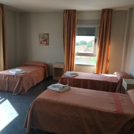 Hostal Restaurante La Concordia Hotel Fuentes Claras Екстериор снимка